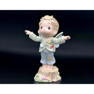 🦋 Precious Moments Girl with Butterfly Wings Angelic Pose on Tree Stump